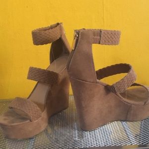 Platform wedges